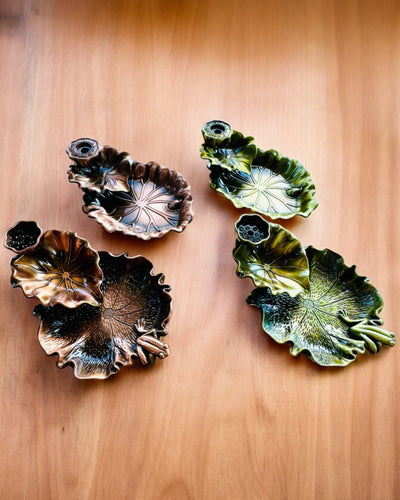 Elegante Porta Incenso in Metallo a Forma di Foglia di Loto - 4 varianti disponibili, possibilità di personalizzazione con incisione per regalo