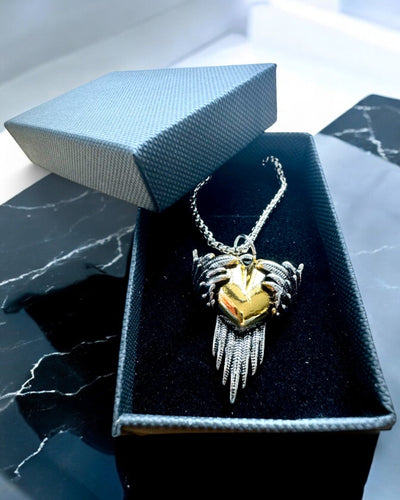 Amuleto Arciere del Cuore – Ali Oscure dell’Amore, possibilità di personalizzazione con incisione come regalo