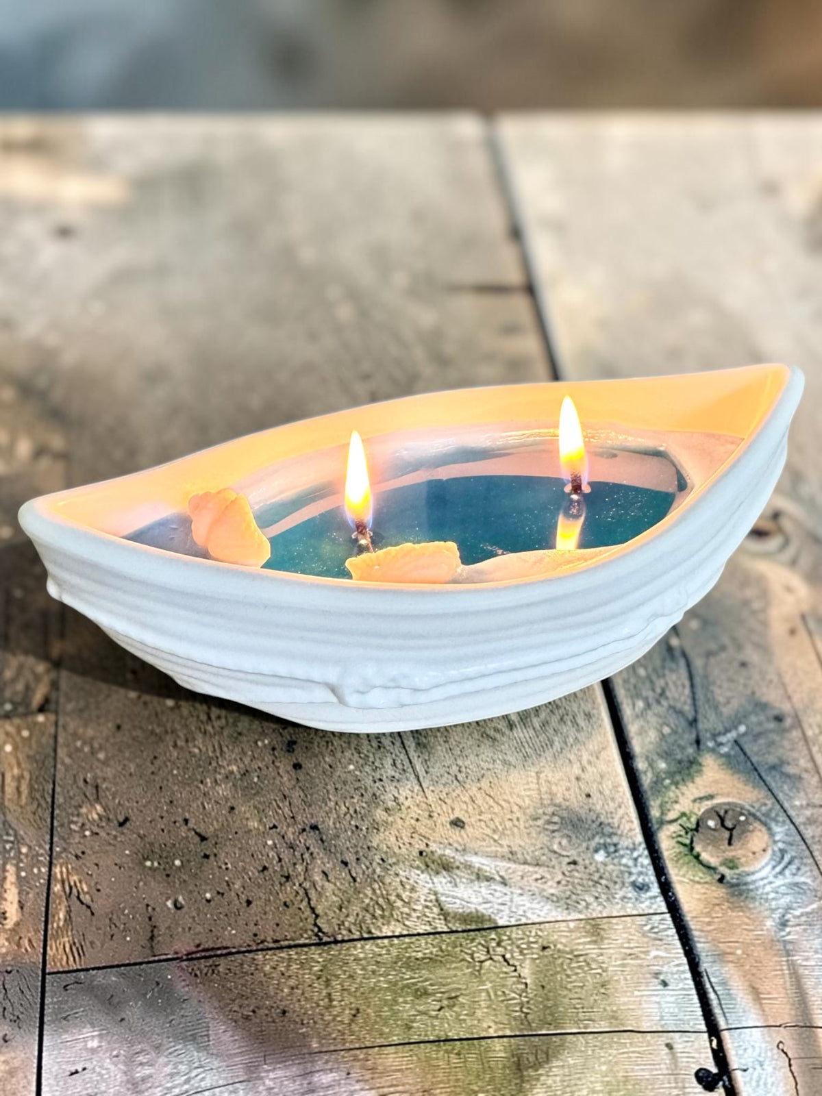 Candela di soia fatta a mano in una barchetta di gesso “Laguna Blu”, senza profumazione, 200 ml