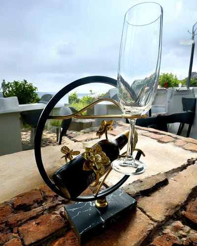 Stojak "Elegancki Owad" - per bottiglia di vino e bicchieri, altezza 33 cm, possibilità di personalizzazione con incisione per regalo