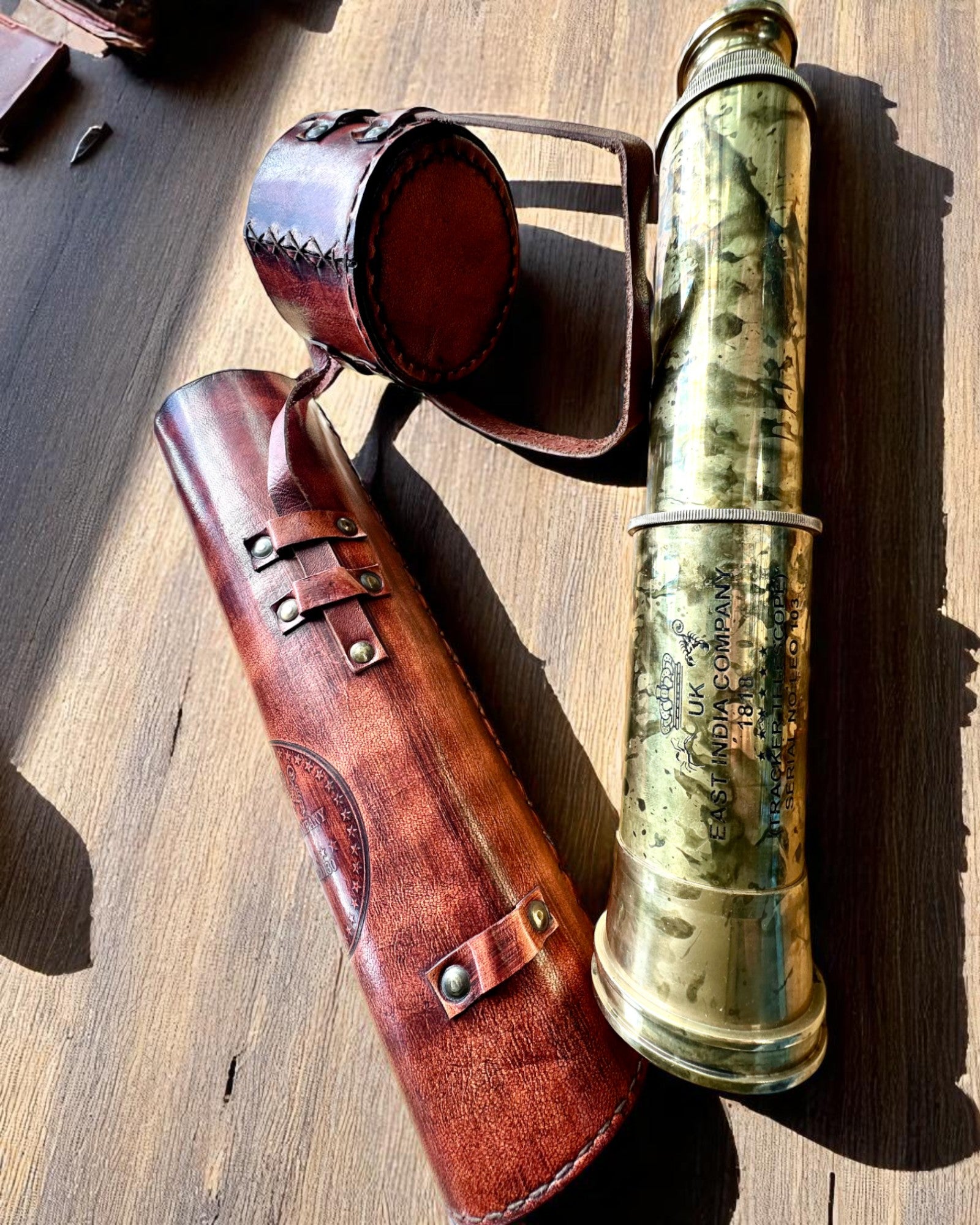 Cannocchiale Reale "Voyager 1818" – Esclusivo, in ottone, 83 cm, fatto a mano, con custodia in vera pelle – Edizione da collezione, personalizzabile con incisione per regalo