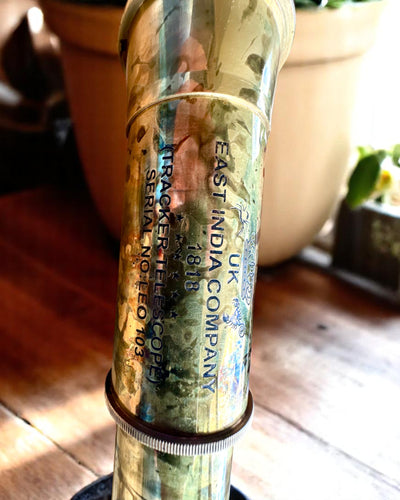 Cannocchiale Reale "Voyager 1818" – Esclusivo, in ottone, 83 cm, fatto a mano, con custodia in vera pelle – Edizione da collezione, personalizzabile con incisione per regalo