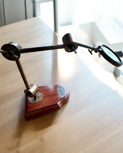 Lente d'ingrandimento artigianale "Royal Magnifier" con base e supporto regolabile - possibilità di personalizzazione con incisione per regalo