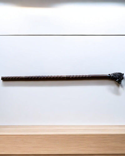 Bastone da passeggio intagliato a mano – Guardiano Lupo, in legno, con possibilità di personalizzazione con incisione