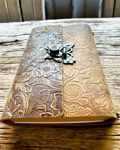 Taccuino Retrò di Lusso con Copertina in Pelle - "Vintage Elegance", 480 pagine, possibilità di personalizzazione con incisione