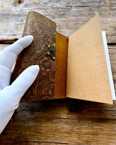 Taccuino Retrò di Lusso con Copertina in Pelle - "Vintage Elegance", 480 pagine, possibilità di personalizzazione con incisione
