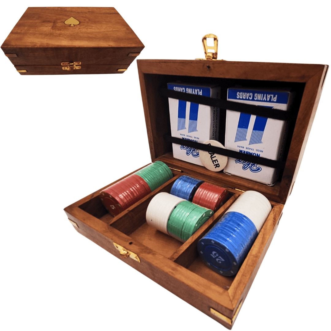 Elegante set da poker in scatola di legno con incisione