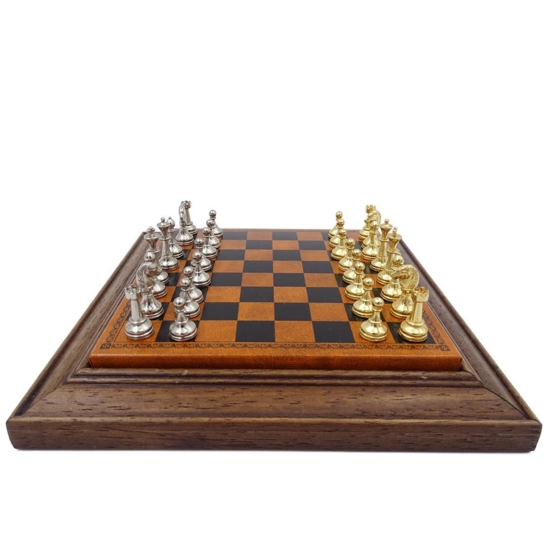 Scacchi magnetici esclusivi in metallo Italfama 18x18 cm con possibilità di incisione personalizzata – elegante regalo per ogni occasione, scacchiera marrone-nera con pezzi dorati e argentati