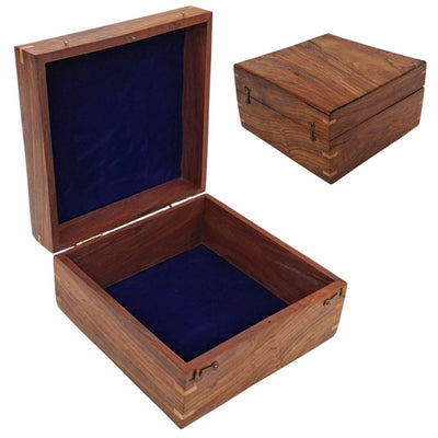 Elegante scatola regalo in legno 20x20x11 cm con inserto blu navy e personalizzabile con incisione