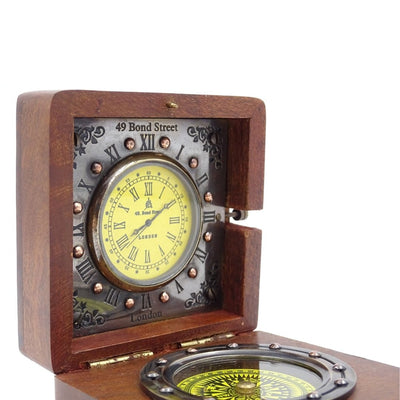 Bussola e orologio rétro in una scatola di legno con possibilità di personalizzazione tramite incisione