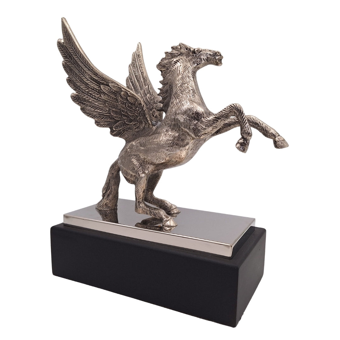 Statua Decorativa Pegaso in Alluminio su Base in Acciaio e Legno, Incisione Personalizzata, Regalo Elegante per Amanti della Mitologia Greca, Altezza 36 cm, Colore Argento con Base Nera