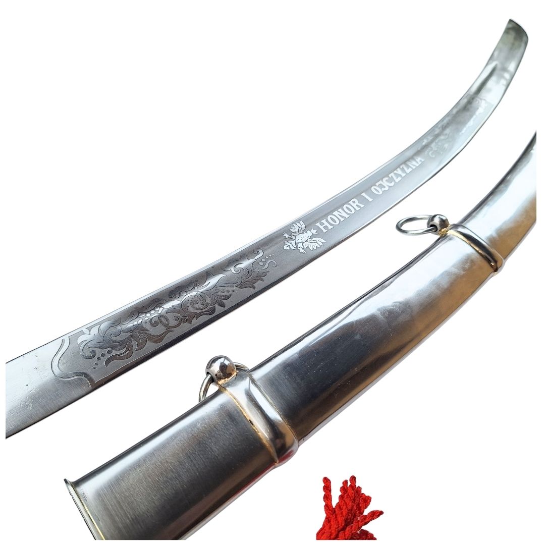 Replica della sciabola di cavalleria «Radziwiłłówka» del 1917 con la scritta «Onore e Patria» – incisione personalizzata, regalo elegante, acciaio non temprato, lunghezza 91 cm