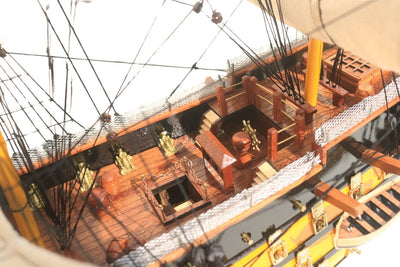 Modello assemblato del veliero HMS Victory da 80 cm con possibilità di personalizzazione tramite incisione - Decorazione esclusiva da regalare, realizzata a mano in legno esotico, alta qualità e cura dei dettagli
