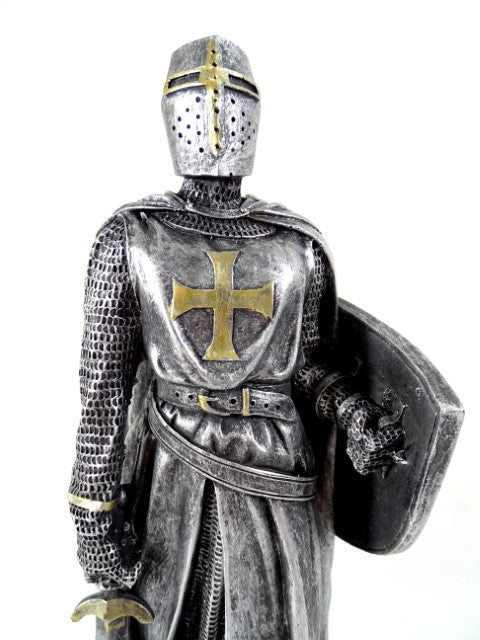 Statuetta di un cavaliere crociato da 30 cm con incisione