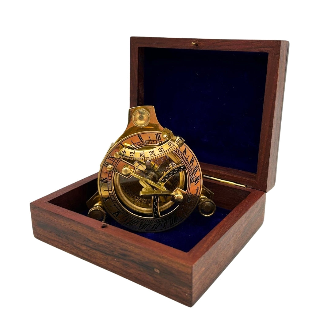 Bussola Dollond in Ottone in Scatola di Legno con Funzione Orologio Solare - Ideale come Regalo con Possibilità di Incisione - Stile Antico, Dimensioni 7,5 x 7,5 x 3 cm