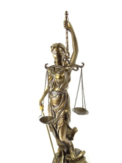 Figura Temida 35 cm con possibilità di personalizzazione con incisione - regalo elegante per avvocati, giudici o consulenti legali, realizzata in polyresina di colore dorato con finitura antica