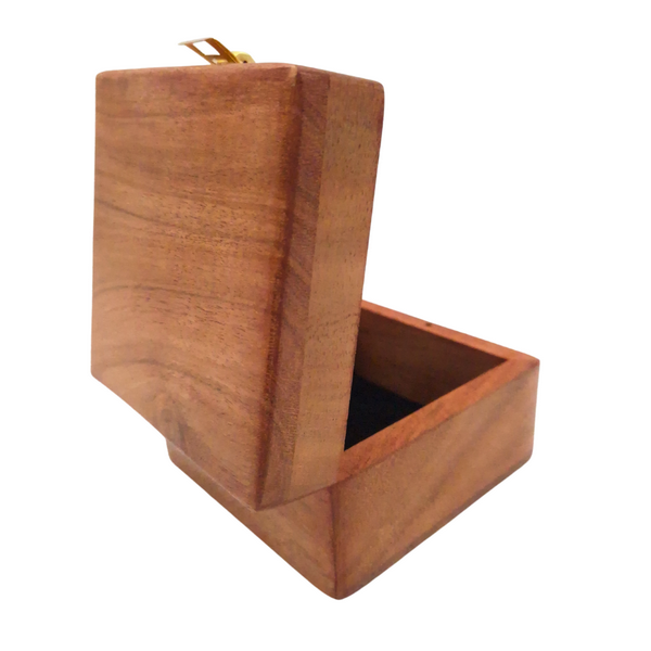 Scatola regalo in legno 6 x 6 x 4 cm con possibilità di incisione, marrone, con rivestimento in tessuto e chiusura in ottone