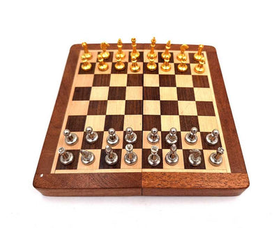 Scacchi Magnetici in Ottone in Scatola di Legno con Incisione Personalizzata