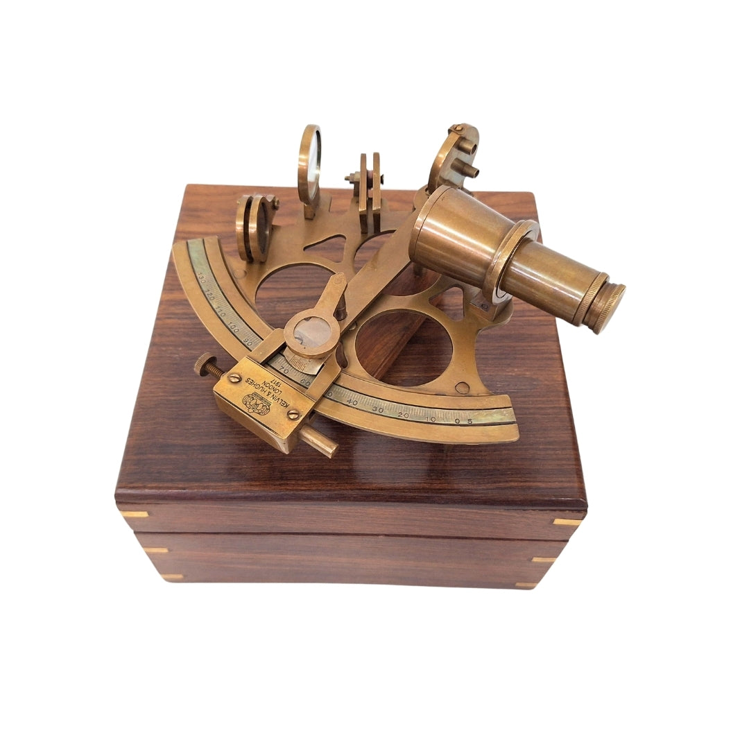 Grande sestante in ottone in un'elegante scatola di legno con possibilità di personalizzazione tramite incisione
