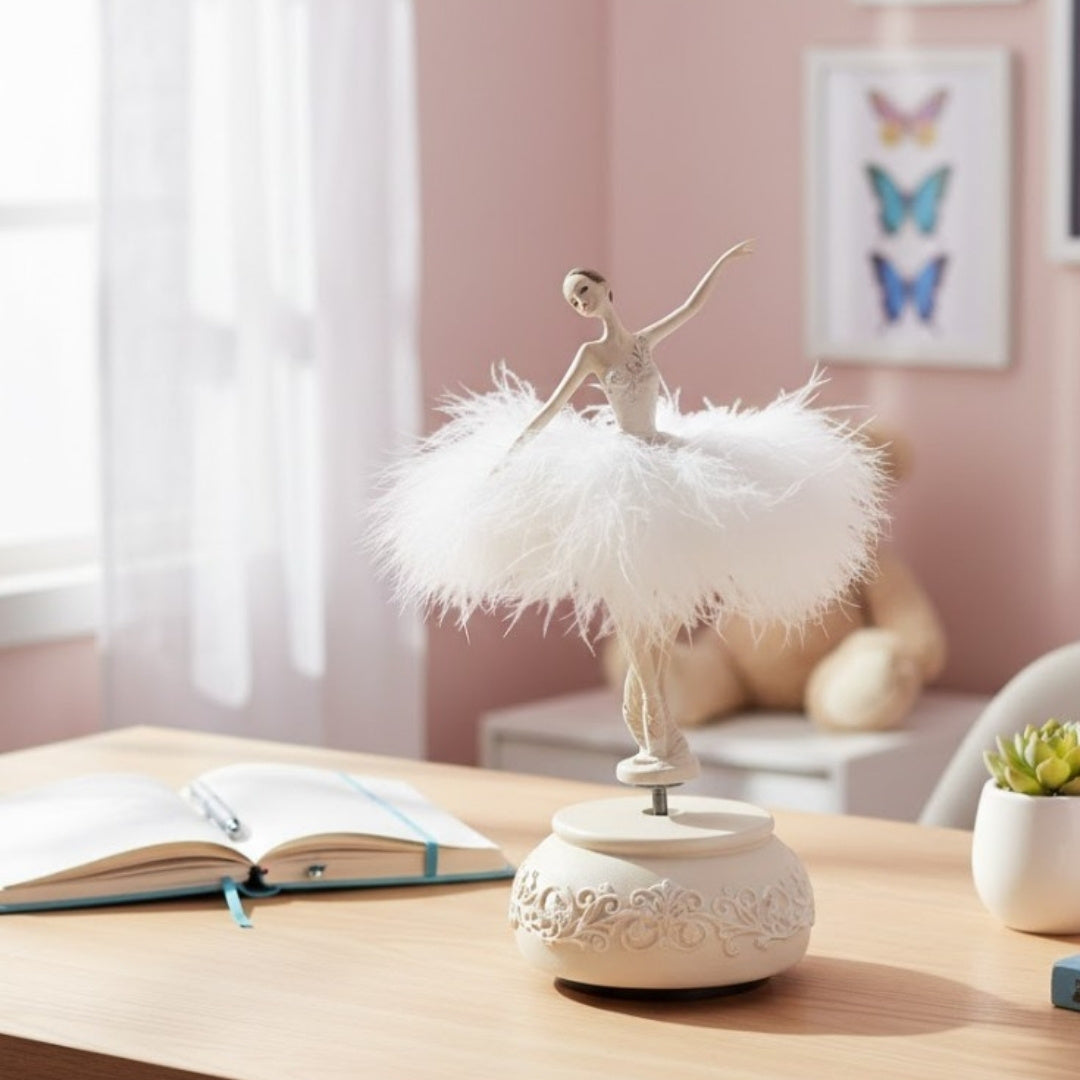 Carillon ballerina Regina delle Nevi mobile 23,5 cm con incisione