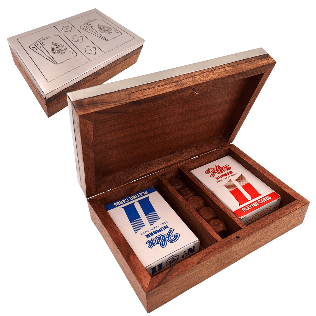 Elegante set di giochi con due mazzi di carte e dadi in scatola di legno con coperchio in alluminio