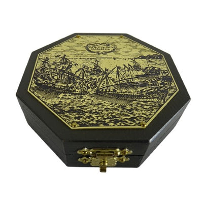 Orologio solare ottagonale e bussola H06 con possibilità di personalizzazione tramite incisione – elegante regalo per appassionati di navigazione, realizzato in legno e ottone, con ricca ornamentazione, dimensioni 7,3 x 2 cm