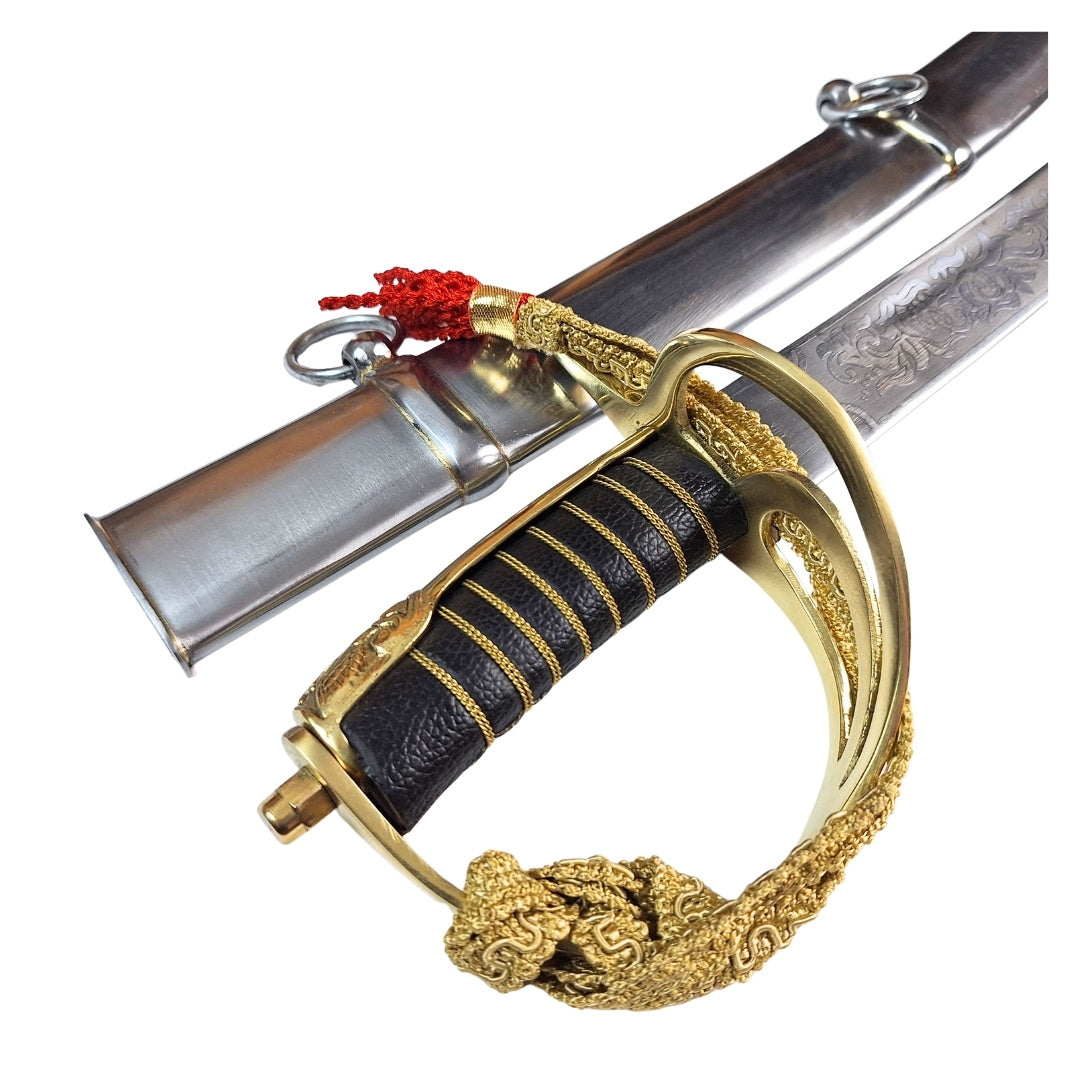 Replica della sciabola di cavalleria «Radziwiłłówka» del 1917 con la scritta «Onore e Patria» – incisione personalizzata, regalo elegante, acciaio non temprato, lunghezza 91 cm