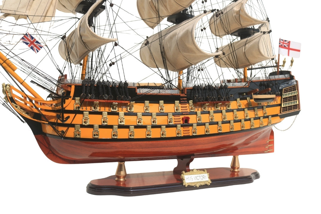 Modello assemblato del veliero HMS Victory da 80 cm con possibilità di personalizzazione tramite incisione - Decorazione esclusiva da regalare, realizzata a mano in legno esotico, alta qualità e cura dei dettagli