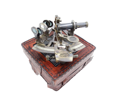 Sestante in ottone con incisione in scatola di pelle - replica del 1917, ideale come regalo per marinai e astronomi, dimensioni 13x12x6 cm, antico, materiale: ottone e vetro