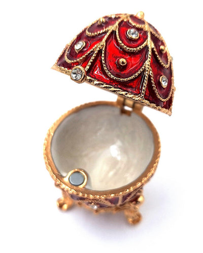 Scatola esclusiva in metallo Fabergé con cristalli in colore rosso e oro, possibilità di personalizzazione tramite incisione, ideale come regalo, dimensioni 5,5x6,5 cm