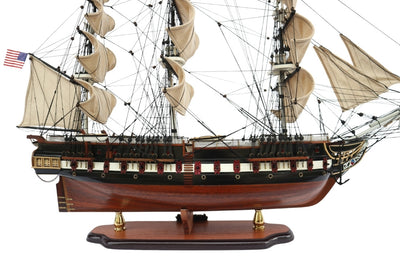 Grande modello esclusivo del veliero USS Constitution da 100 cm con possibilità di personalizzazione tramite incisione