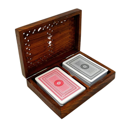 Elegante set di due mazzi di carte da gioco in scatola di legno con possibilità di personalizzazione tramite incisione