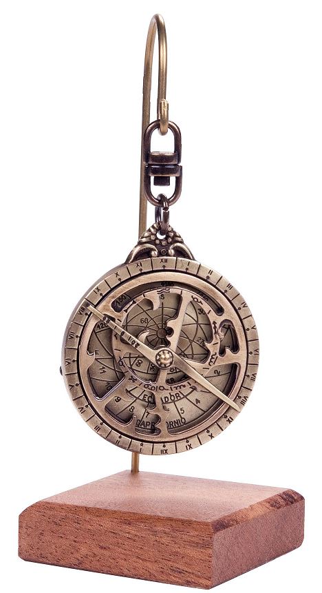 Miniatura di astrolabio H81 su base in legno con possibilità di personalizzazione tramite incisione - elegante elemento decorativo regalo per appassionati di astronomia, altezza 13 cm, diametro 4,5 cm, realizzazione unica con cura dei dettagli