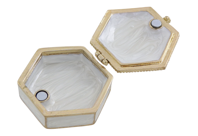 Elegante scatoletta regalo in metallo con cristalli B0035-08WH, bianco e oro, possibilità di personalizzazione tramite incisione, ideale per gioielli e piccoli oggetti, 5x5x2 cm