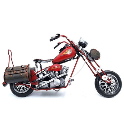 Grande modello classico in metallo di motocicletta chopper rossa con possibilità di personalizzazione tramite incisione