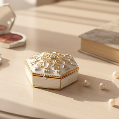 Elegante scatoletta regalo in metallo con cristalli B0035-08WH, bianco e oro, possibilità di personalizzazione tramite incisione, ideale per gioielli e piccoli oggetti, 5x5x2 cm