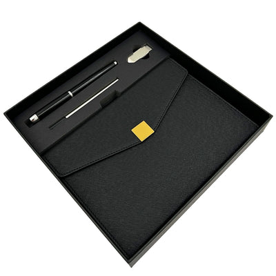 Elegante Set Regalo Premium con Personalizzazione – Taccuino in Pelle A5, Penna e Pendrive 16GB in Scatola Nero-Oro