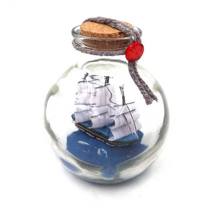 Miniatura di veliero in bottiglia con possibilità di personalizzazione tramite incisione – decorazione marina classica per regalo, 10 x 10 x 11 cm