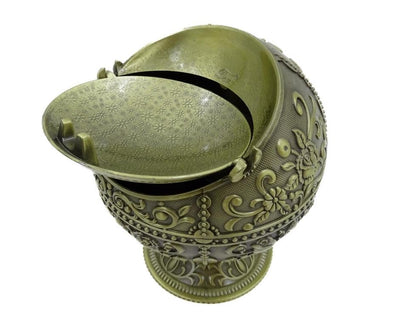 Elegante posacenere metallico a forma di sfera con incisione