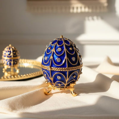 Scatola esclusiva in metallo con cristalli a forma di uovo Fabergé, blu navy e oro, 5,5x6,5 cm con possibilità di personalizzazione tramite incisione