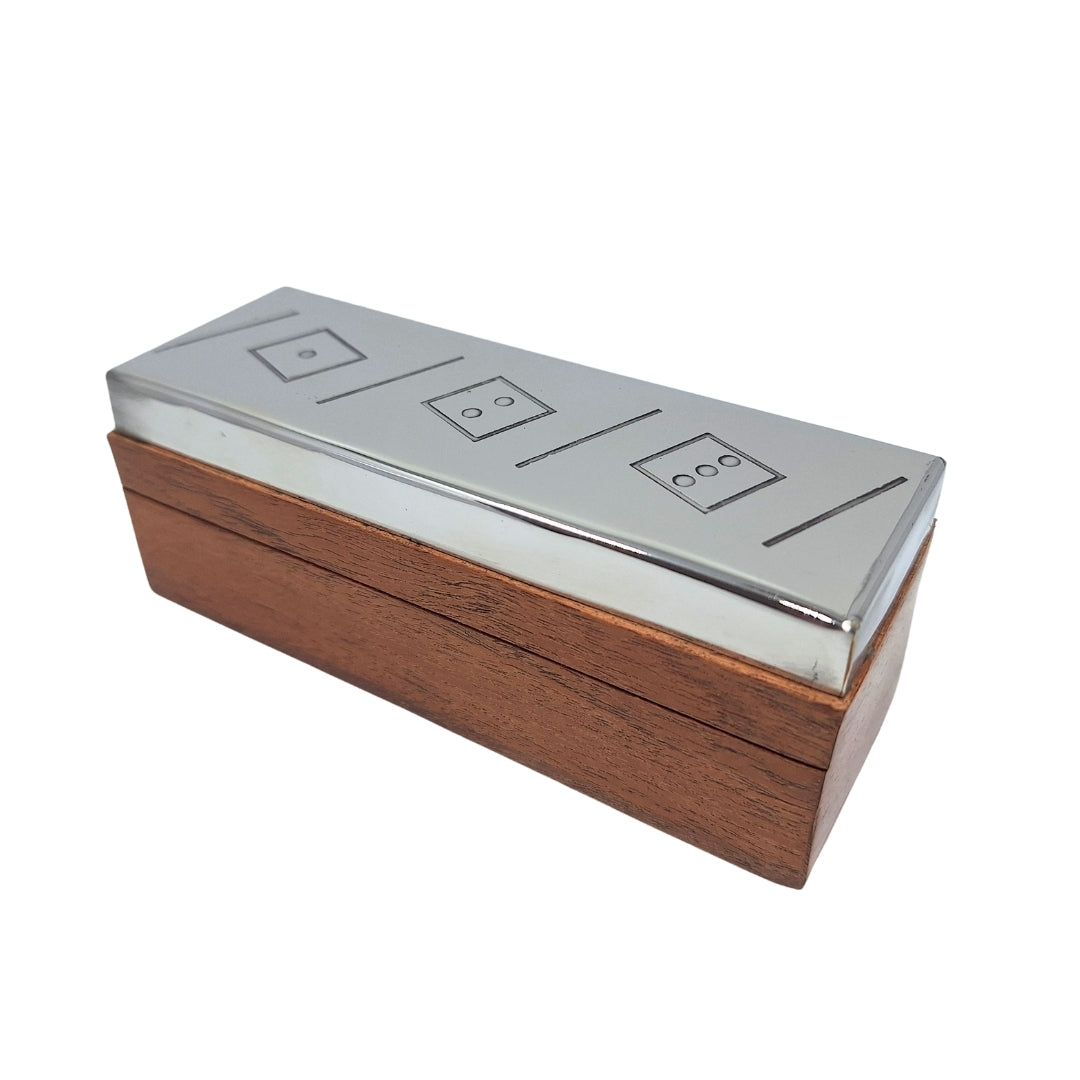 Gioco di dadi con incisione personalizzata in scatola di legno con coperchio metallico, ideale come regalo – G1117, 12,5x4,5x4,5 cm