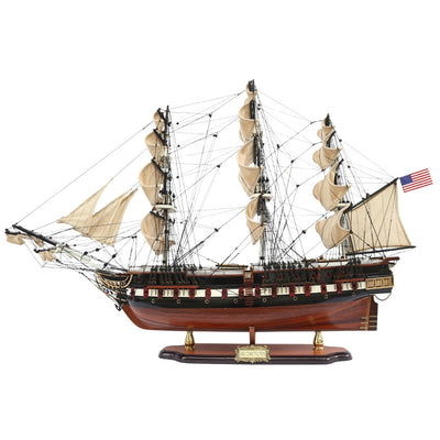 Grande modello esclusivo del veliero USS Constitution da 100 cm con possibilità di personalizzazione tramite incisione