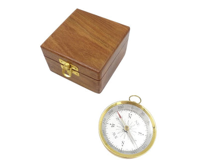 Bussola in ottone in confezione di legno con possibilità di incisione personalizzata - regalo elegante per appassionati di marina, diametro 7,5 cm, altezza 1,5 cm