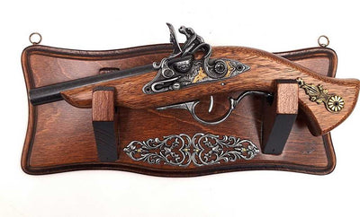 Replica pistola TR-239 su appendiabiti da parete con possibilità di personalizzazione con incisione