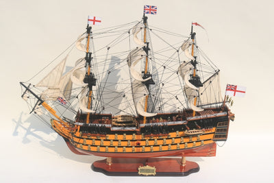 Modello assemblato del veliero HMS Victory da 80 cm con possibilità di personalizzazione tramite incisione - Decorazione esclusiva da regalare, realizzata a mano in legno esotico, alta qualità e cura dei dettagli