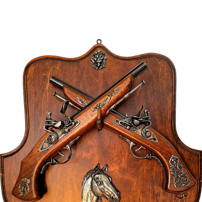 Replica di Pistole a Pietra su Supporto in Legno con Possibilità di Incisione Personalizzata – Regalo Ideale per Amanti della Storia e Collezionisti – Alta Qualità, Struttura Solida, Design Elegante 45x44 cm