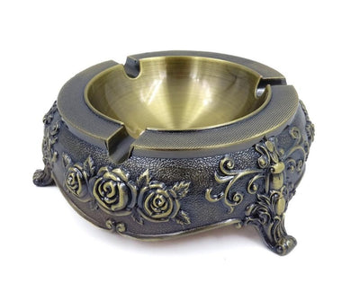 Elegante posacenere metallico in stile Luigi con possibilità di incisione