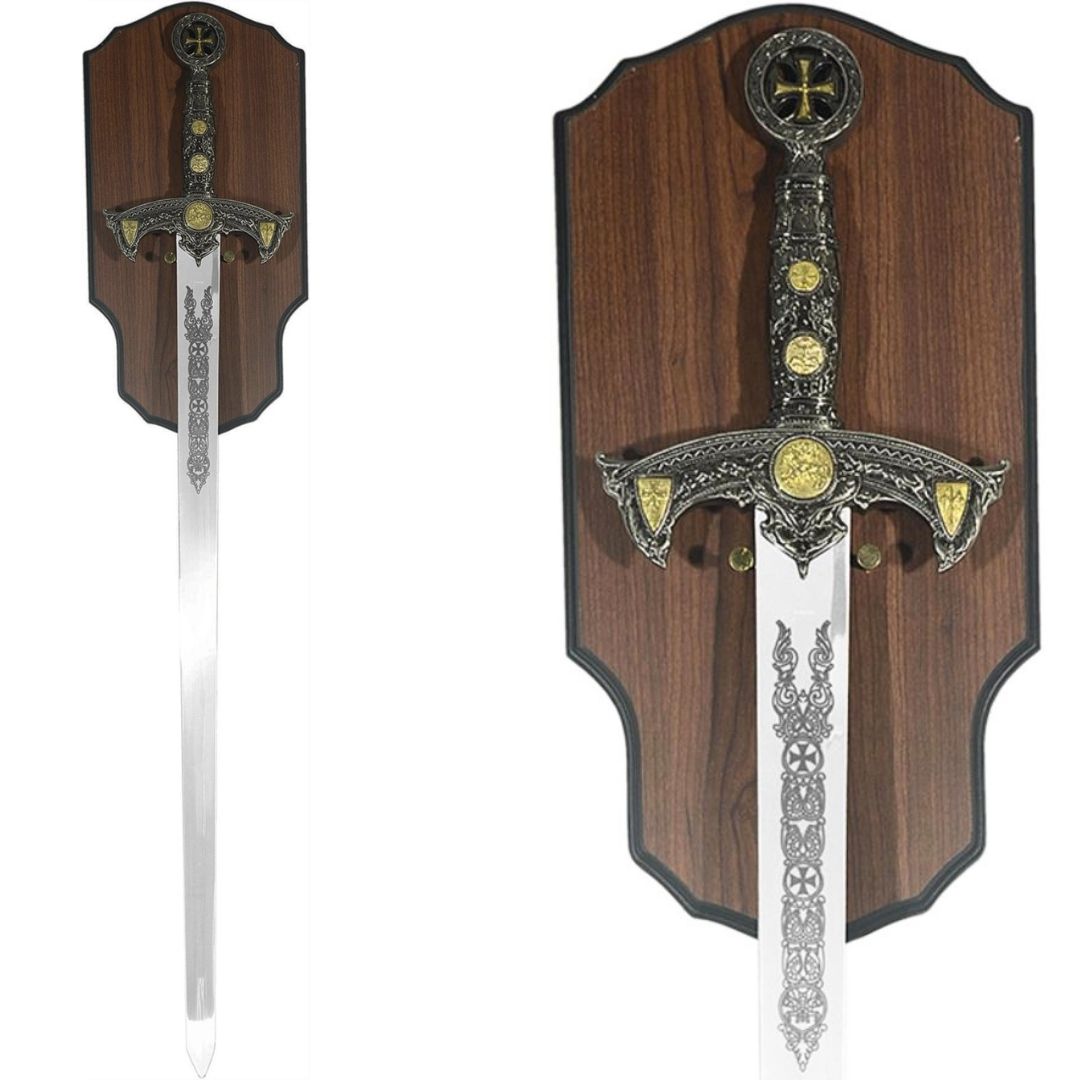 Replica della Spada dei Templari con Incisione su Supporto in Legno