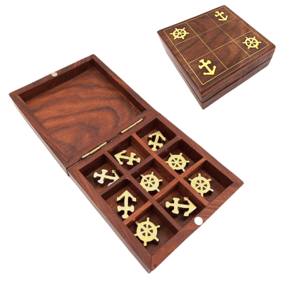 Tris nautico in legno con incisione - Regalo personalizzato per velista, dimensioni 10x10 cm, design elegante con dettagli in ottone