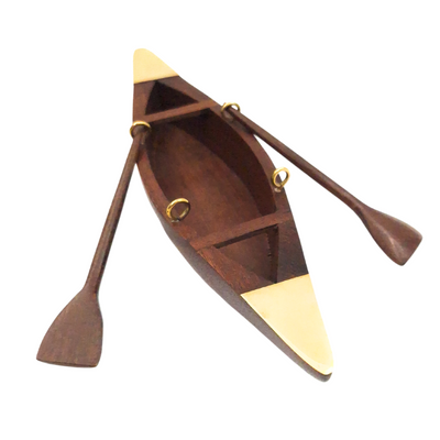 Elegante modello di barca in legno da 25 cm - decorazione da scrivania con elementi in ottone - regalo ideale per un velista con opzione di personalizzazione tramite incisione - stile marinaro e rétro